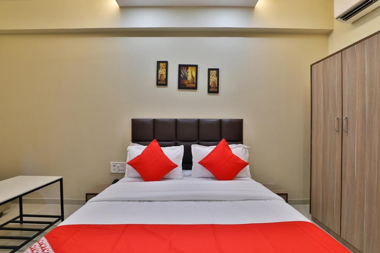 Oyo 28429 Hotel Citadel Surat Dış mekan fotoğraf
